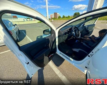 Белый Рено Логан, объемом двигателя 1.1 л и пробегом 198 тыс. км за 4400 $, фото 7 на Automoto.ua