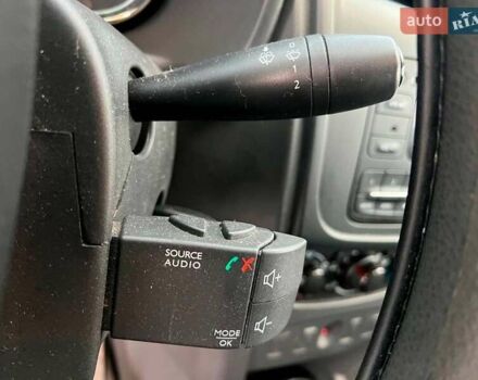 Белый Рено Логан, объемом двигателя 1.2 л и пробегом 170 тыс. км за 5890 $, фото 21 на Automoto.ua