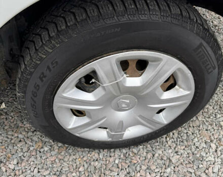 Белый Рено Логан, объемом двигателя 1.15 л и пробегом 242 тыс. км за 3600 $, фото 9 на Automoto.ua