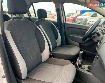 Белый Рено Логан, объемом двигателя 1.2 л и пробегом 170 тыс. км за 5890 $, фото 31 на Automoto.ua