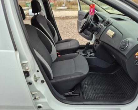 Белый Рено Логан, объемом двигателя 1.1 л и пробегом 114 тыс. км за 6500 $, фото 19 на Automoto.ua