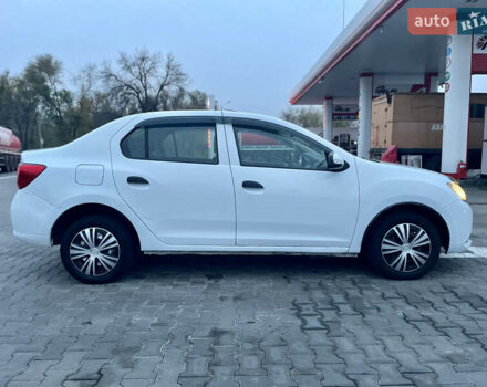 Белый Рено Логан, объемом двигателя 1.15 л и пробегом 166 тыс. км за 5799 $, фото 4 на Automoto.ua