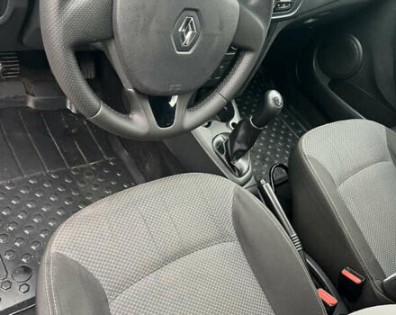 Білий Рено Логан, об'ємом двигуна 1.15 л та пробігом 153 тис. км за 5000 $, фото 12 на Automoto.ua