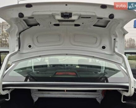 Белый Рено Логан, объемом двигателя 1.15 л и пробегом 114 тыс. км за 6500 $, фото 26 на Automoto.ua