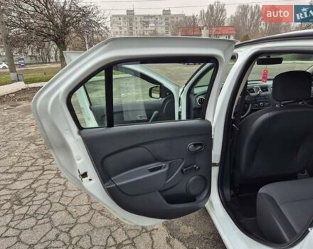 Белый Рено Логан, объемом двигателя 1.15 л и пробегом 114 тыс. км за 6500 $, фото 19 на Automoto.ua