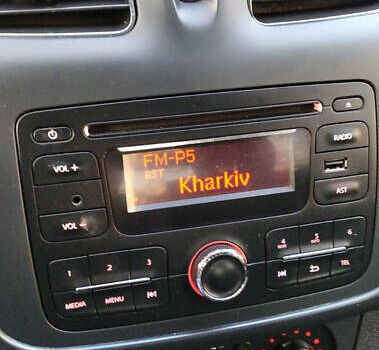 Белый Рено Логан, объемом двигателя 1.2 л и пробегом 180 тыс. км за 4750 $, фото 6 на Automoto.ua