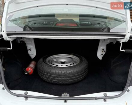 Белый Рено Логан, объемом двигателя 1.15 л и пробегом 148 тыс. км за 4800 $, фото 55 на Automoto.ua