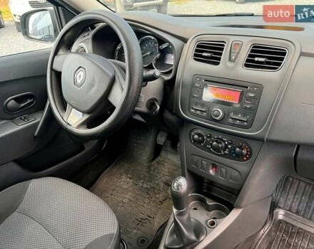 Белый Рено Логан, объемом двигателя 1.2 л и пробегом 170 тыс. км за 5890 $, фото 33 на Automoto.ua