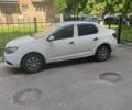 Белый Рено Логан, объемом двигателя 1.5 л и пробегом 300 тыс. км за 4595 $, фото 1 на Automoto.ua