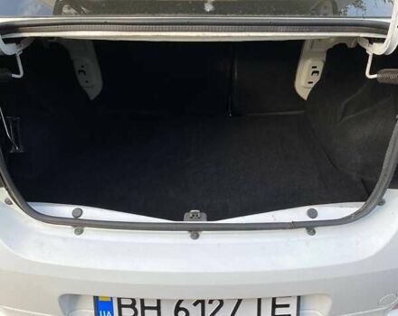 Білий Рено Логан, об'ємом двигуна 1.15 л та пробігом 178 тис. км за 4500 $, фото 5 на Automoto.ua