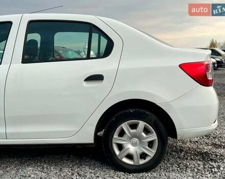 Белый Рено Логан, объемом двигателя 1.2 л и пробегом 170 тыс. км за 5890 $, фото 4 на Automoto.ua