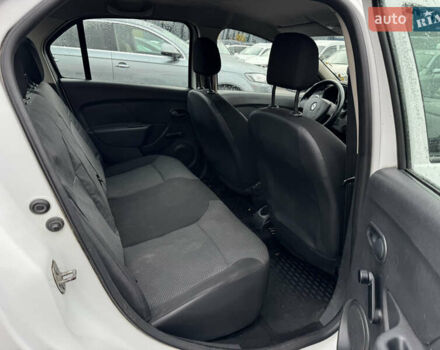 Белый Рено Логан, объемом двигателя 1.15 л и пробегом 180 тыс. км за 3500 $, фото 9 на Automoto.ua