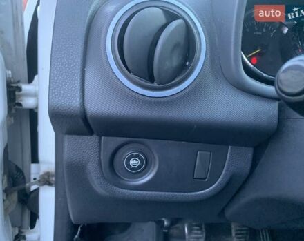 Белый Рено Логан, объемом двигателя 1.15 л и пробегом 178 тыс. км за 4450 $, фото 22 на Automoto.ua