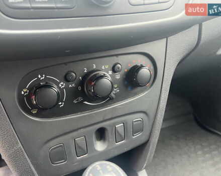 Белый Рено Логан, объемом двигателя 1.15 л и пробегом 185 тыс. км за 6500 $, фото 13 на Automoto.ua