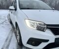 Білий Рено Логан, об'ємом двигуна 1.1 л та пробігом 1 тис. км за 4500 $, фото 3 на Automoto.ua