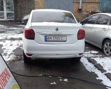 Білий Рено Логан, об'ємом двигуна 1.15 л та пробігом 300 тис. км за 3200 $, фото 1 на Automoto.ua
