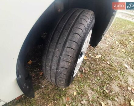 Білий Рено Логан, об'ємом двигуна 1.15 л та пробігом 160 тис. км за 5600 $, фото 13 на Automoto.ua