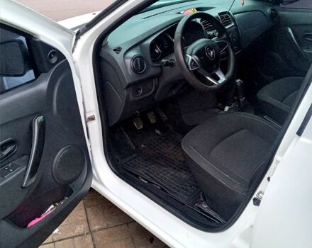 Белый Рено Логан, объемом двигателя 1.1 л и пробегом 0 тыс. км за 6000 $, фото 6 на Automoto.ua