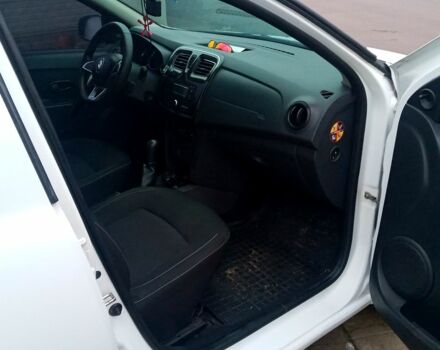 Белый Рено Логан, объемом двигателя 1.1 л и пробегом 0 тыс. км за 6000 $, фото 5 на Automoto.ua