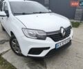Белый Рено Логан, объемом двигателя 1.15 л и пробегом 217 тыс. км за 4900 $, фото 1 на Automoto.ua