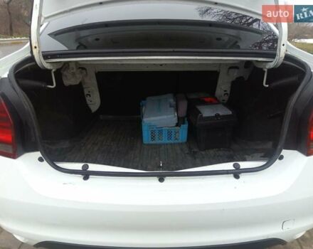 Білий Рено Логан, об'ємом двигуна 1.46 л та пробігом 267 тис. км за 5900 $, фото 9 на Automoto.ua