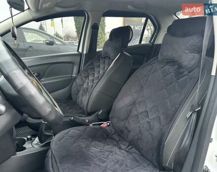 Білий Рено Логан, об'ємом двигуна 1.5 л та пробігом 127 тис. км за 7400 $, фото 7 на Automoto.ua