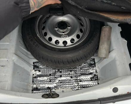 Белый Рено Логан, объемом двигателя 1.14 л и пробегом 140 тыс. км за 7950 $, фото 25 на Automoto.ua