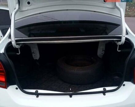 Белый Рено Логан, объемом двигателя 1.1 л и пробегом 164 тыс. км за 6000 $, фото 6 на Automoto.ua