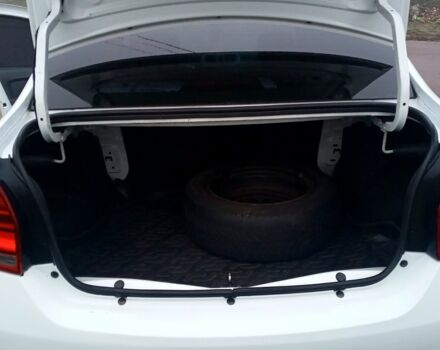 Белый Рено Логан, объемом двигателя 1.1 л и пробегом 0 тыс. км за 6000 $, фото 7 на Automoto.ua