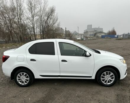 Белый Рено Логан, объемом двигателя 1.5 л и пробегом 153 тыс. км за 6999 $, фото 3 на Automoto.ua