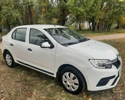 Белый Рено Логан, объемом двигателя 1.1 л и пробегом 160 тыс. км за 5600 $, фото 1 на Automoto.ua