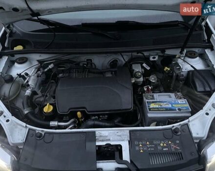 Білий Рено Логан, об'ємом двигуна 1.15 л та пробігом 219 тис. км за 4999 $, фото 15 на Automoto.ua