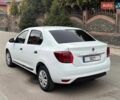 Белый Рено Логан, объемом двигателя 1.5 л и пробегом 238 тыс. км за 5600 $, фото 3 на Automoto.ua