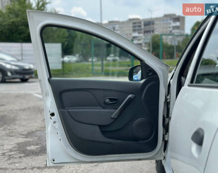 Белый Рено Логан, объемом двигателя 1.15 л и пробегом 137 тыс. км за 5200 $, фото 29 на Automoto.ua
