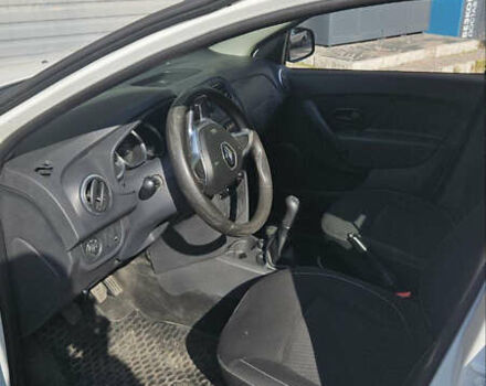 Білий Рено Логан, об'ємом двигуна 1.5 л та пробігом 160 тис. км за 5700 $, фото 6 на Automoto.ua