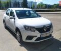 Белый Рено Логан, объемом двигателя 1.15 л и пробегом 256 тыс. км за 5600 $, фото 1 на Automoto.ua