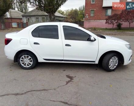 Белый Рено Логан, объемом двигателя 1 л и пробегом 204 тыс. км за 4999 $, фото 4 на Automoto.ua