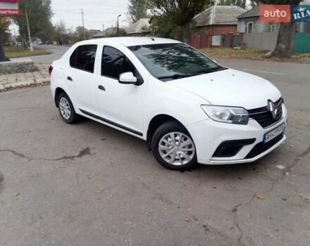 Белый Рено Логан, объемом двигателя 1 л и пробегом 204 тыс. км за 4999 $, фото 3 на Automoto.ua