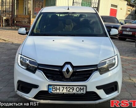 Белый Рено Логан, объемом двигателя 1.5 л и пробегом 290 тыс. км за 3399 $, фото 1 на Automoto.ua
