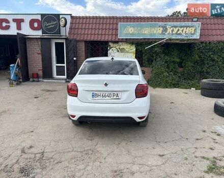 Белый Рено Логан, объемом двигателя 1.46 л и пробегом 252 тыс. км за 6500 $, фото 4 на Automoto.ua