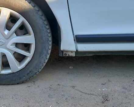 Белый Рено Логан, объемом двигателя 1 л и пробегом 388 тыс. км за 5000 $, фото 16 на Automoto.ua