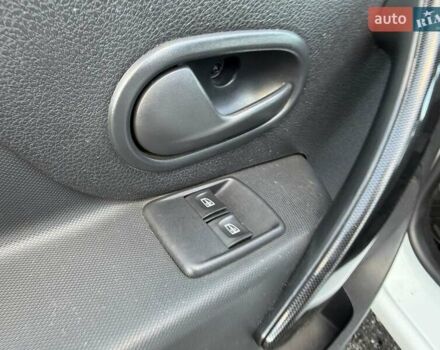 Рено Логан 2019 у Хмельницькому на Automoto.ua Білий Рено Логан, об'ємом двигуна 0.9 л та пробігом 86 тис. км за 5999 $, фото 30 на Automoto.ua