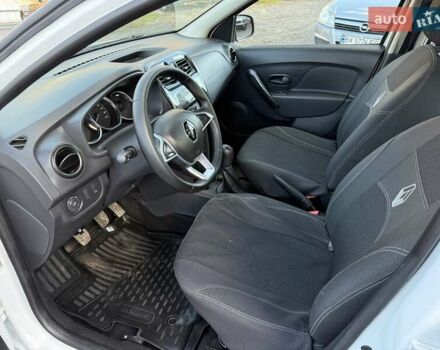 Рено Логан 2019 у Хмельницькому на Automoto.ua Білий Рено Логан, об'ємом двигуна 0.9 л та пробігом 86 тис. км за 5999 $, фото 18 на Automoto.ua