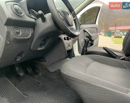 Белый Рено Логан, объемом двигателя 1 л и пробегом 280 тыс. км за 4999 $, фото 14 на Automoto.ua