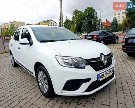 Белый Рено Логан, объемом двигателя 1 л и пробегом 130 тыс. км за 5750 $, фото 1 на Automoto.ua