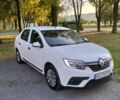 Белый Рено Логан, объемом двигателя 1 л и пробегом 184 тыс. км за 5200 $, фото 2 на Automoto.ua