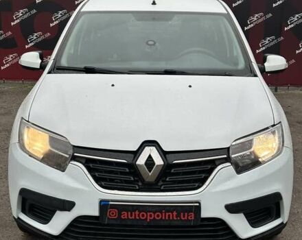 Белый Рено Логан, объемом двигателя 1 л и пробегом 194 тыс. км за 5500 $, фото 1 на Automoto.ua