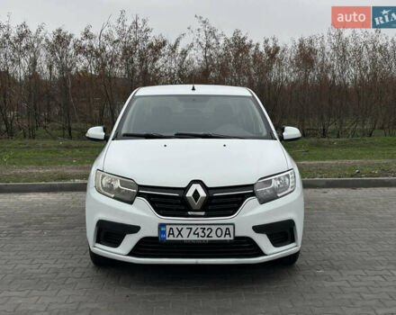 Белый Рено Логан, объемом двигателя 1 л и пробегом 242 тыс. км за 4500 $, фото 2 на Automoto.ua
