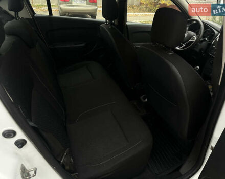 Белый Рено Логан, объемом двигателя 1 л и пробегом 242 тыс. км за 4500 $, фото 14 на Automoto.ua