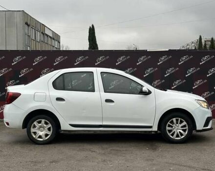 Белый Рено Логан, объемом двигателя 1 л и пробегом 194 тыс. км за 5500 $, фото 3 на Automoto.ua